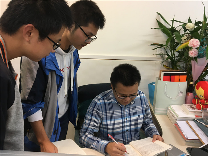 堅守班主任工作的詩和遠方