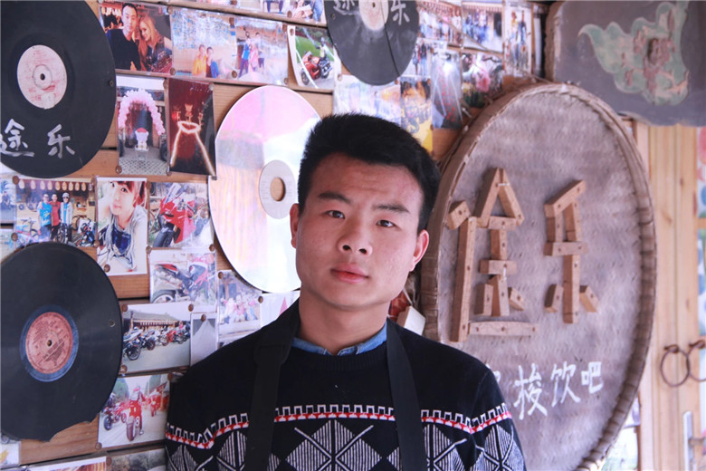 1622366399709700.jpg 顧老師照片.jpg