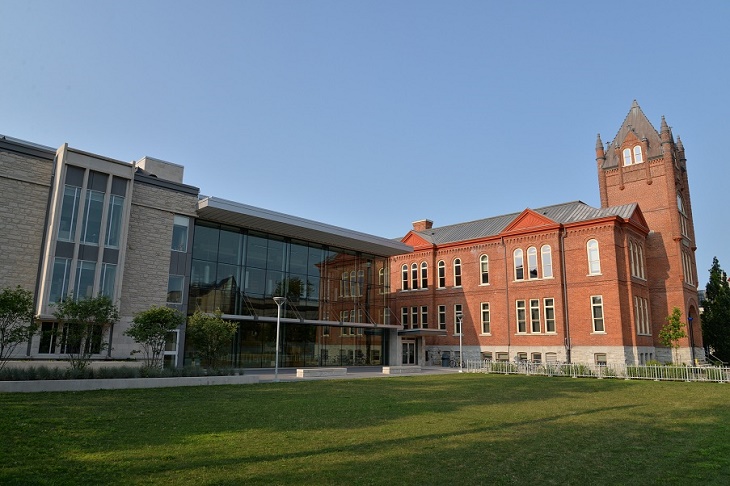 1656298798362656.jpg 女王大學(xué)正文圖.jpg