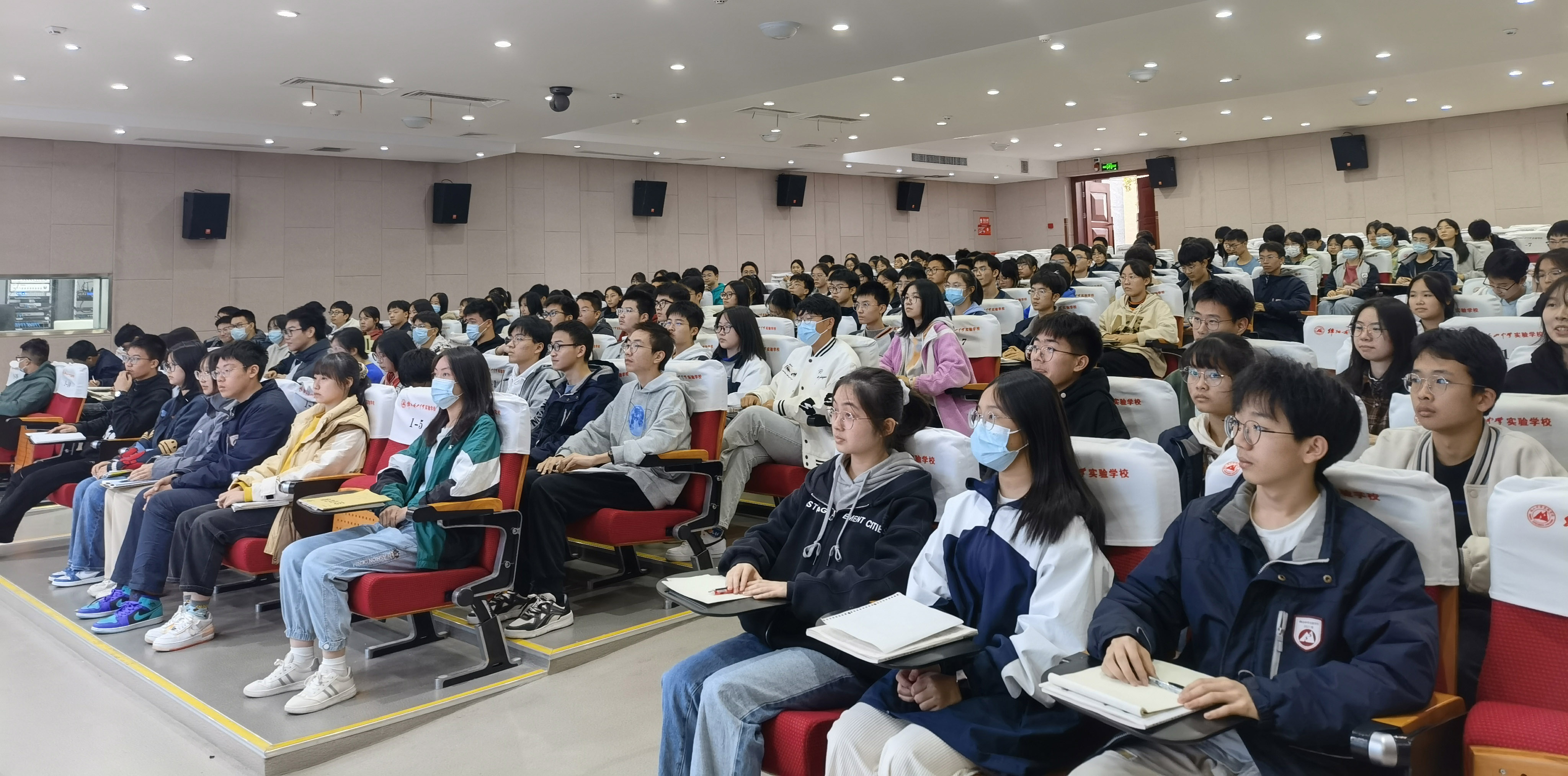 1667190908695816.jpg B.jpg