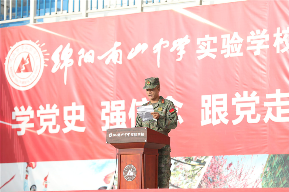 1696749986862883.jpg 教官代表賀強.JPG